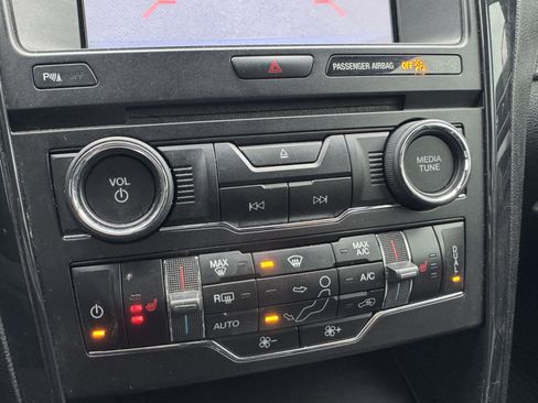 Used 2017 Ford Explorer XLT w/ Equipment Group 202A image 27