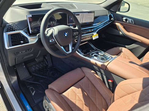 New 2026 BMW X5 xDrive50e AWD/4WD image 2