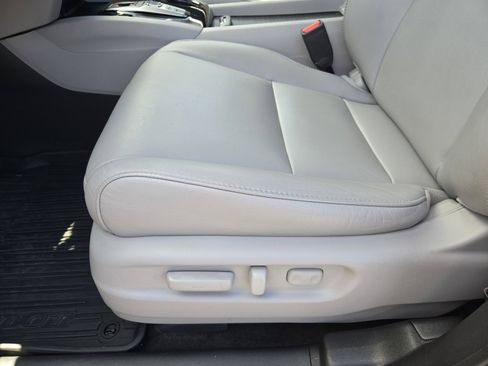 Used 2017 Honda Pilot Touring image 18