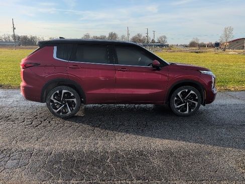 Used 2024 Mitsubishi Outlander SEL Black Edition image 5