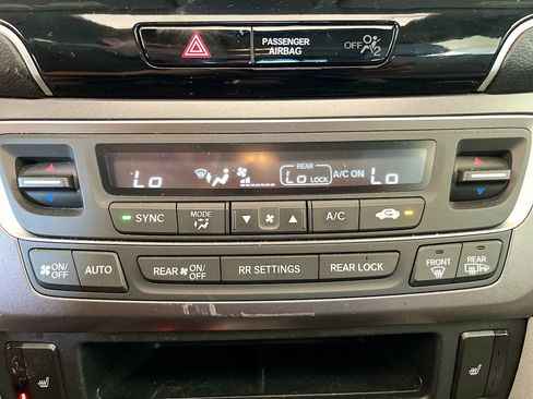 Used 2021 Honda Pilot Special Edition image 16