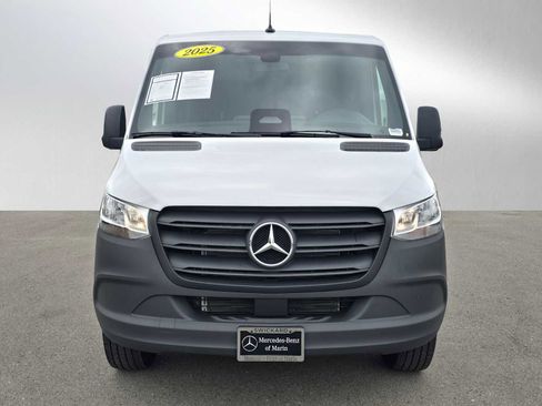 Used 2025 Mercedes-Benz Sprinter 2500 image 8