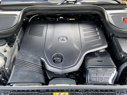 Certified 2025 Mercedes-Benz GLS 450 4MATIC image 33