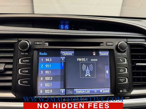 Used 2018 Toyota Highlander XLE image 25