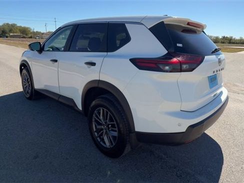 Used 2024 Nissan Rogue S image 6