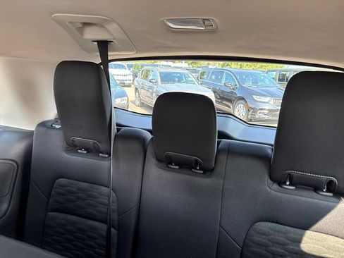 Used 2024 Nissan Pathfinder SV FWD image 10