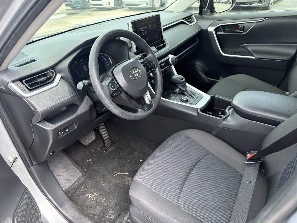 Used 2024 Toyota RAV4 LE AWD/4WD image 11
