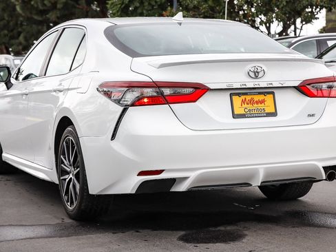 Used 2023 Toyota Camry SE image 11