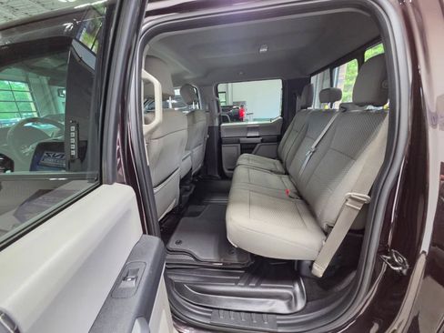 Used 2018 Ford F150 XLT w/ Equipment Group 302A Luxury AWD/4WD image 16