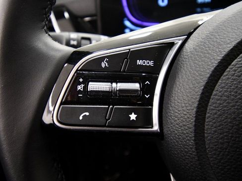 Certified 2025 Kia Seltos S image 21