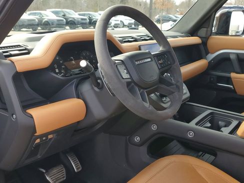 Used 2023 Land Rover Defender 110 V8 image 8