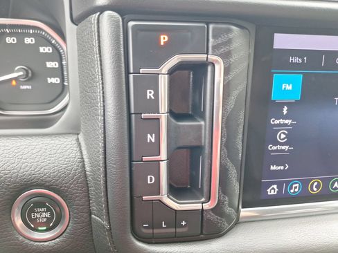 Used 2021 GMC Yukon Denali w/ Denali Premium Package AWD/4WD image 25