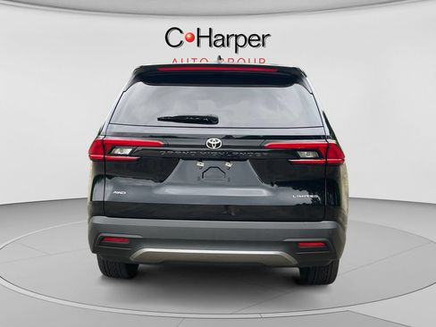 Used 2024 Toyota Grand Highlander AWD image 4