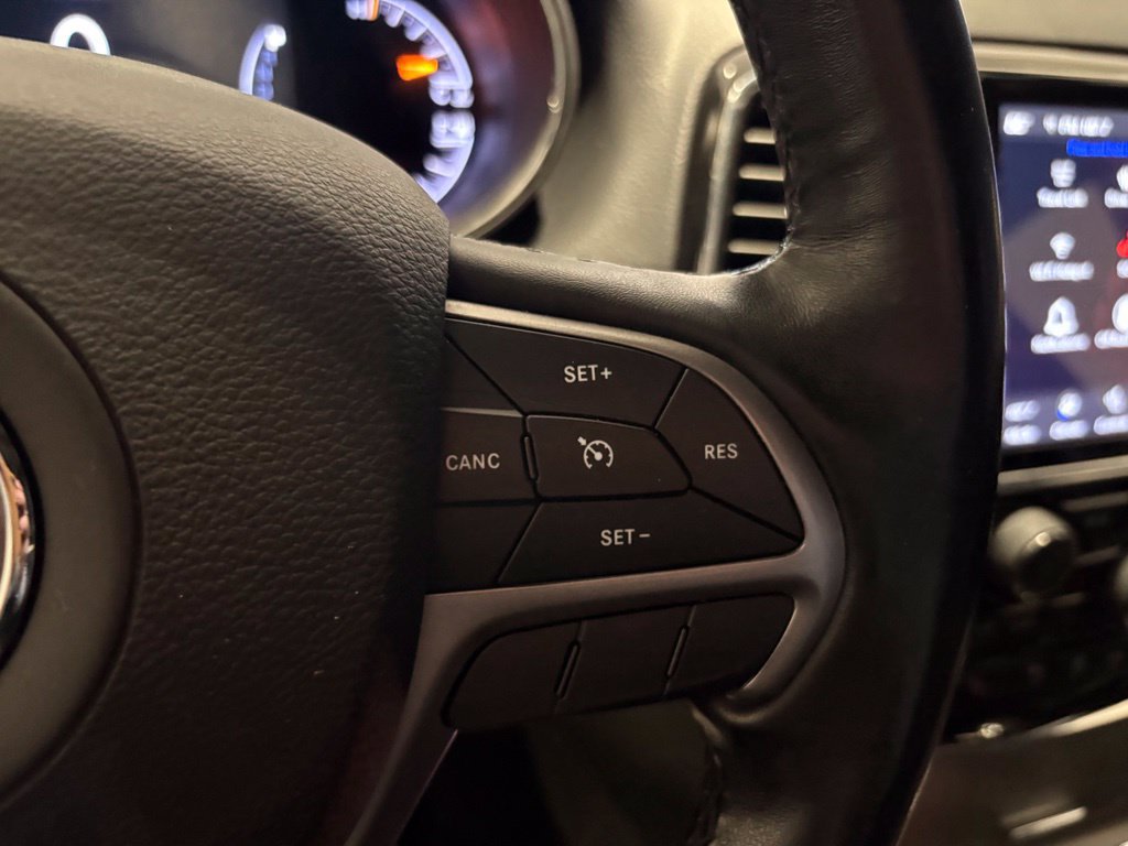 Used 2021 Jeep Grand Cherokee Limited AWD/4WD image 37