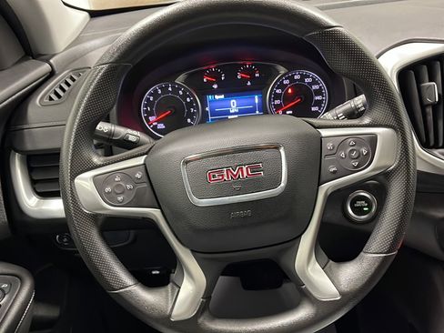 Used 2024 GMC Terrain SLE FWD image 4