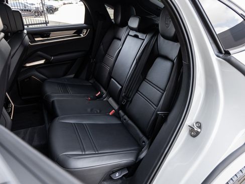 New 2026 Porsche Cayenne Turbo image 40