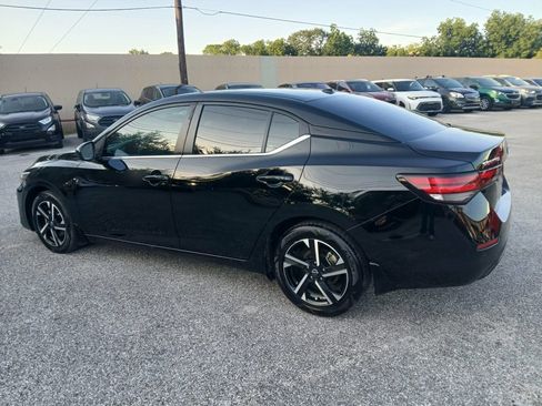 Used 2024 Nissan Sentra SV FWD image 7