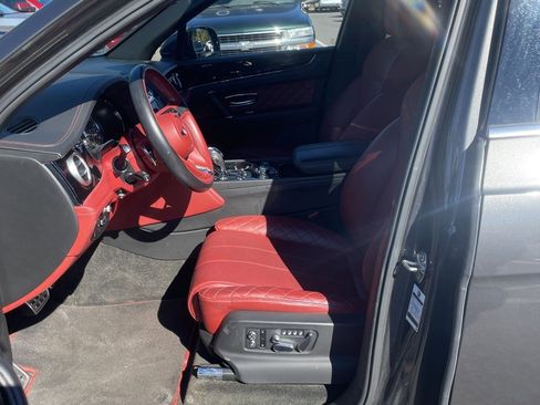 Used 2018 Bentley Bentayga W12 image 9