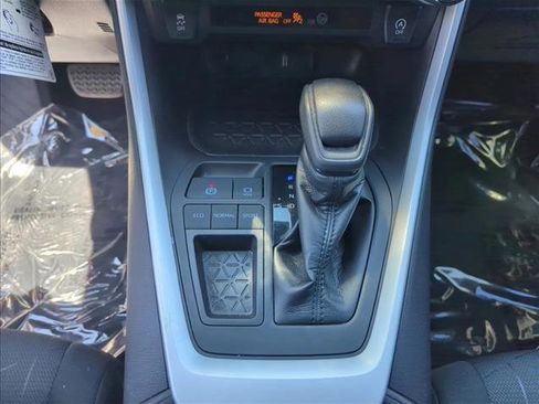 Used 2020 Toyota RAV4 XLE FWD image 14
