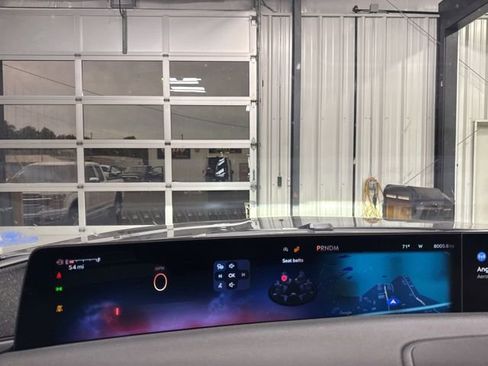 Used 2025 Lincoln Navigator Reserve AWD/4WD image 7