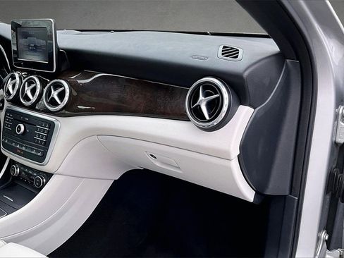 Used 2016 Mercedes-Benz GLA 250 4MATIC image 26