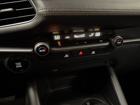 Used 2021 MAZDA MAZDA3 s image 23