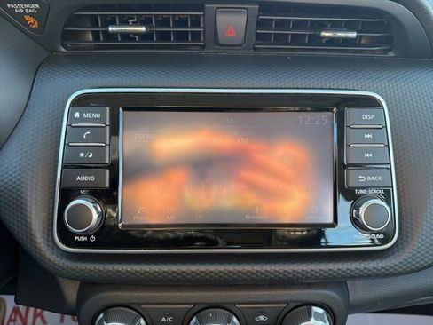 Used 2022 Nissan Kicks S image 29