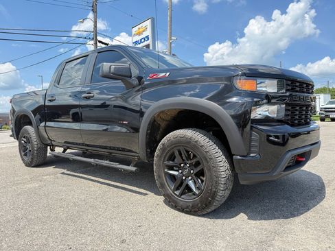 Used 2021 Chevrolet Silverado 1500 Custom Trail Boss w/ Midnight Edition AWD/4WD image 9