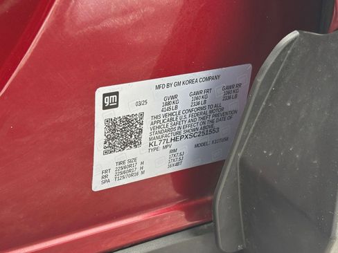 Used 2025 Chevrolet Trax LT w/ LT Convenience Package image 24