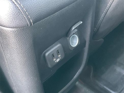 Used 2022 Chevrolet Colorado LT w/ Fleet Safety Package image 28