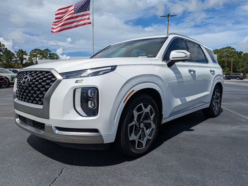 Used 2022 Hyundai Palisade Calligraphy w/ Cargo Package FWD image 2
