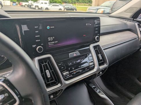 Used 2021 Kia Sorento EX w/ EX AWD X-Line Package image 18