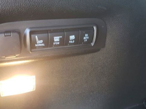 Used 2019 Ford Explorer Limited w/ Ford Safe & Smart Package AWD/4WD image 11