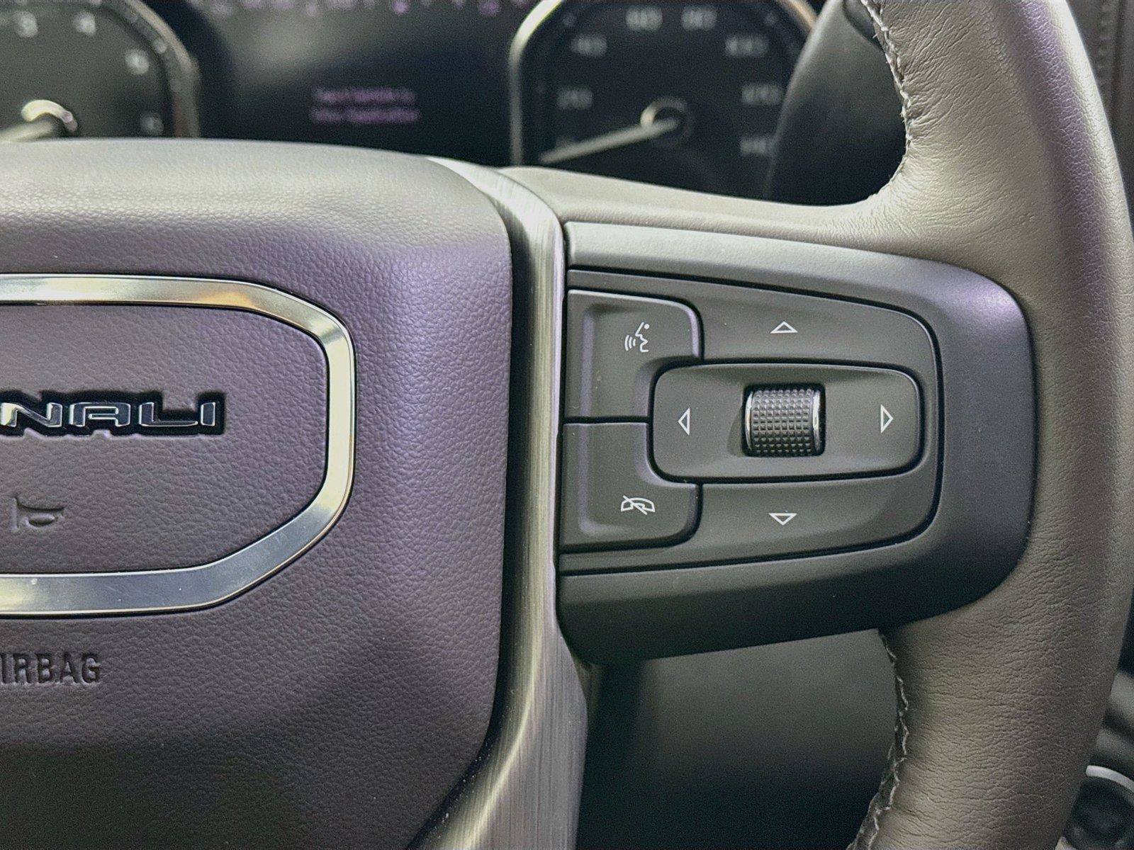 Used 2022 GMC Sierra 2500 Denali w/ Denali Ultimate Package AWD/4WD image 17