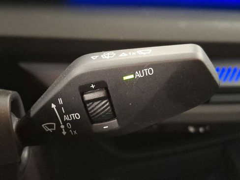 Used 2025 BMW 228i xDrive w/ Premium Package image 18