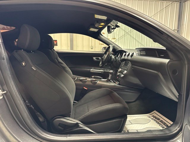 Used 2018 Ford Mustang Coupe w/ Black Accent Pkg RWD image 21