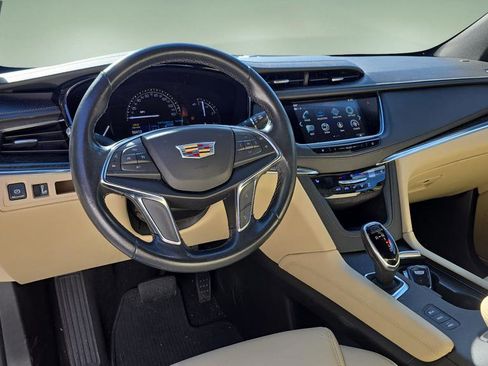 Used 2018 Cadillac XT5 AWD image 32