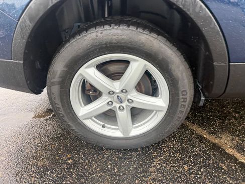 Used 2017 Ford Explorer XLT w/ Equipment Group 201A AWD/4WD image 34