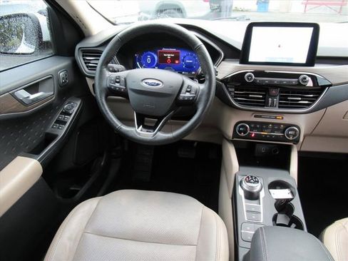 Used 2020 Ford Escape Titanium image 12