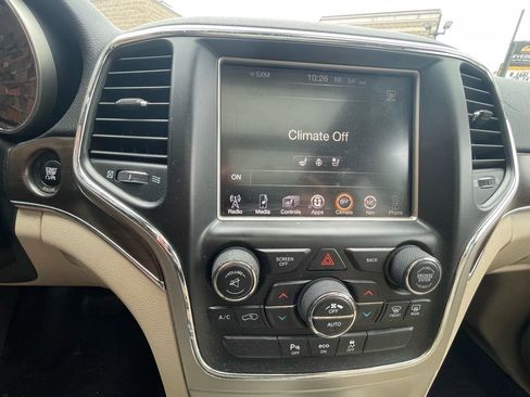 Used 2015 Jeep Grand Cherokee Limited w/ Luxury Group II image 17