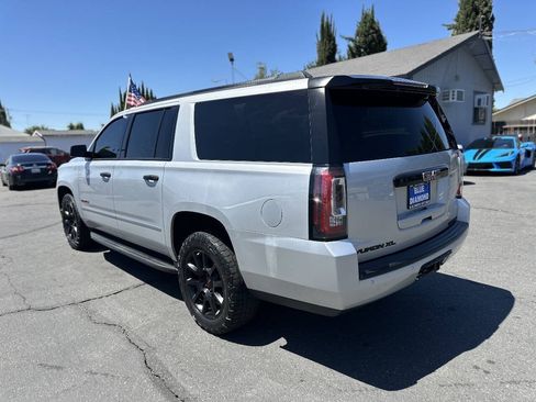 Used 2019 GMC Yukon XL Denali RWD image 4