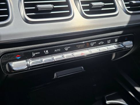 Used 2024 Mercedes-Benz GLE 450e 4MATIC image 26