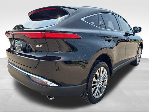 Used 2024 Toyota Venza XLE AWD/4WD image 5