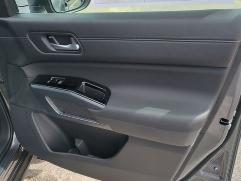 New 2026 Nissan Pathfinder SL w/ SL Premium Package FWD image 35