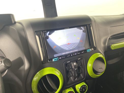 Used 2018 Jeep Wrangler Unlimited Sport S AWD/4WD image 2