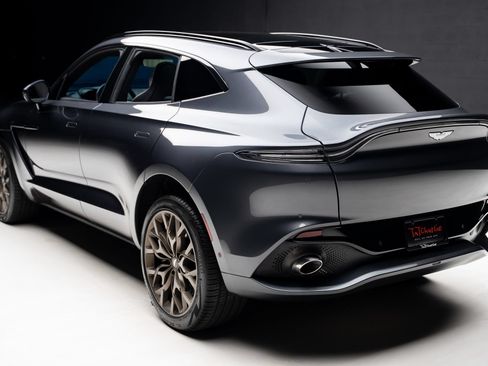 Used 2023 Aston Martin DBX AWD/4WD image 23