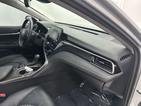 Used 2022 Toyota Camry SE image 25