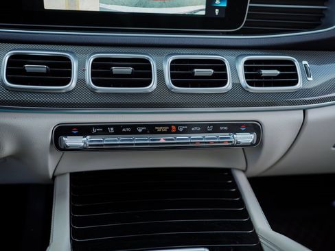 Used 2023 Mercedes-Benz GLE 450 4MATIC w/ AMG Line Exterior image 32