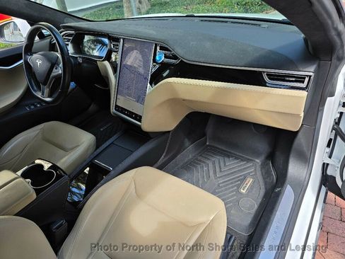 Used 2015 Tesla Model S 70 image 20