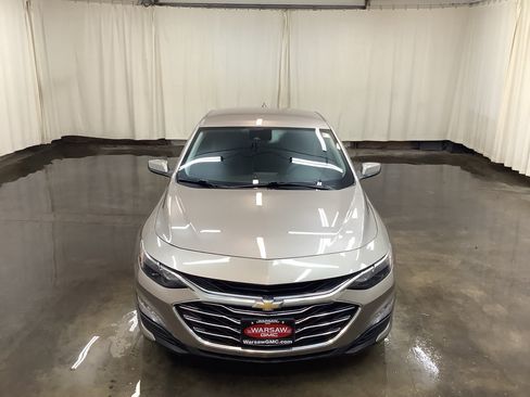 Used 2023 Chevrolet Malibu LT FWD image 2